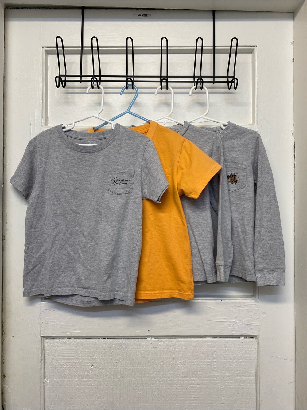 Cardin McCoy boys Tshirts bundle of 4 pcs size small 5T smoke & pet free